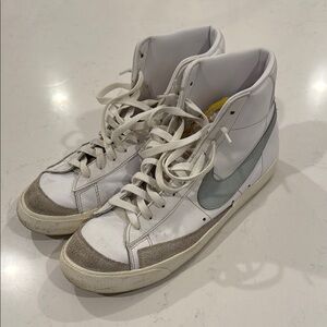 Nike Blazer Mid 77